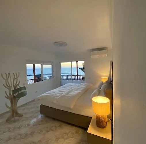 Tranquila, Playa Del Duque * Адехе