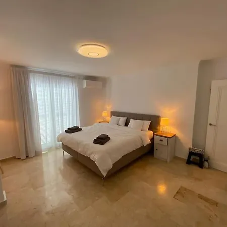 Tranquila, Playa Del Duque