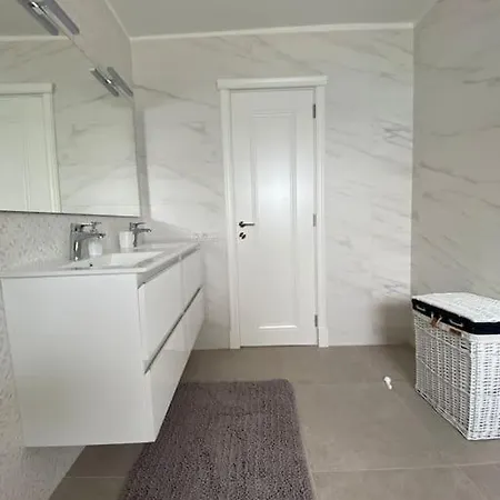 Tranquila, Playa Del Duque Casa de Férias