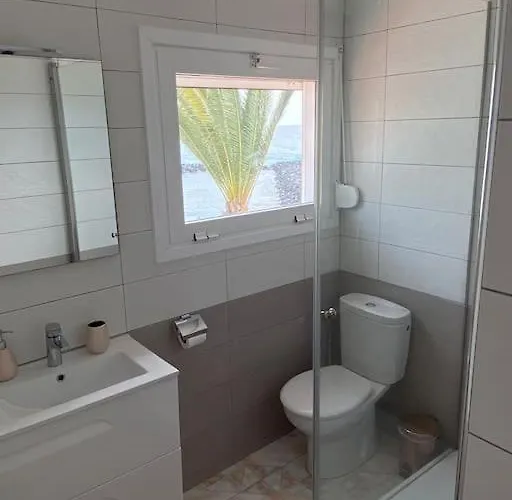 Tranquila, Playa Del Duque Holiday home *