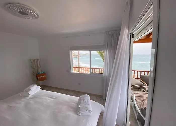 Tranquila, Playa Del Duque Holiday home *