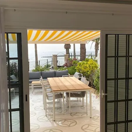 Tranquila, Playa Del Duque Prázdninový dům *