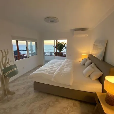 Tranquila, Playa Del Duque بيت للعطل أذيخي