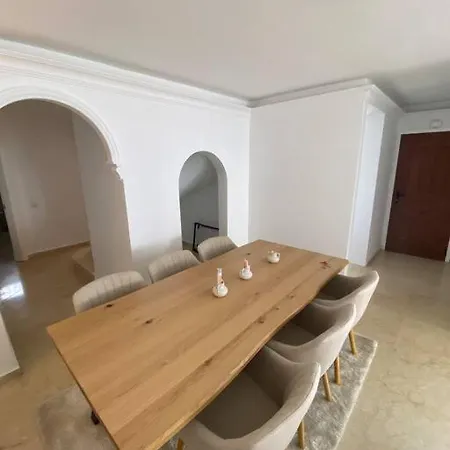 Tranquila, Playa Del Duque Prázdninový dům *